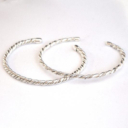 Zilveren armbanden Forged viking van getordeerd rond draad handgemaakt door Goudsmederij Goedbloed
